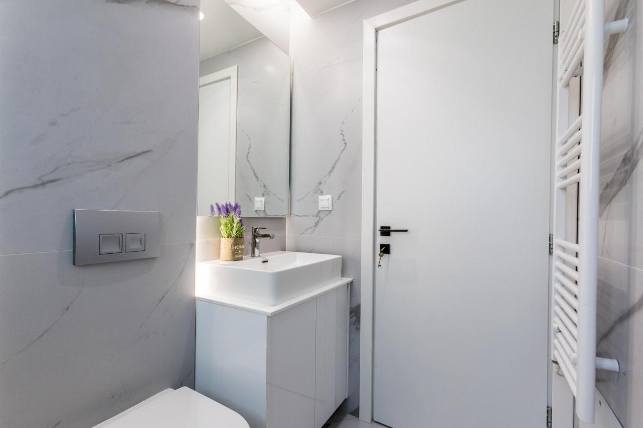 Varkiza Luxury Suites By Raise Vári エクステリア 写真